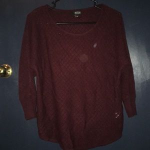 Burgundy quarter sleeve sweater